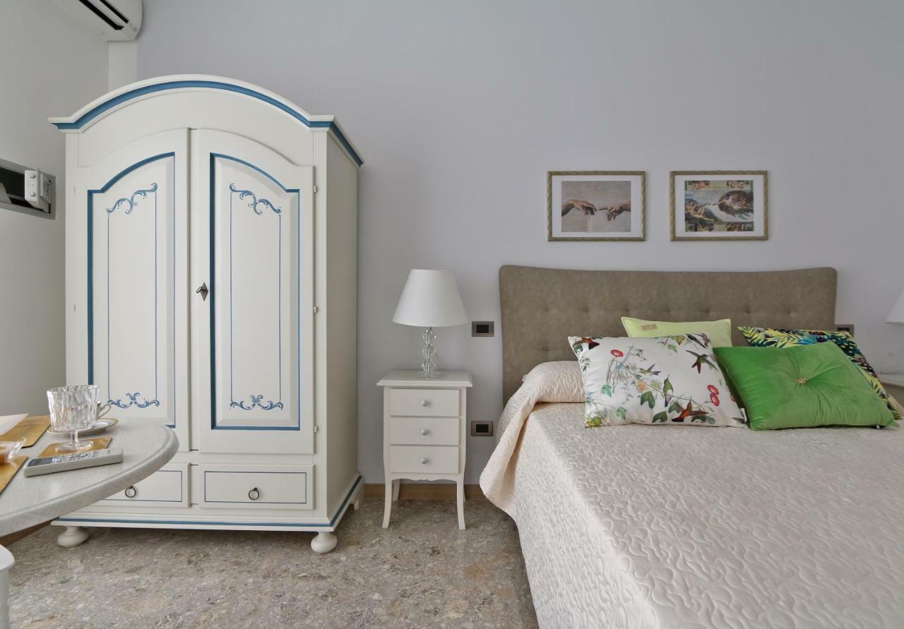 Solidea Bnb Salerno Bagian luar foto