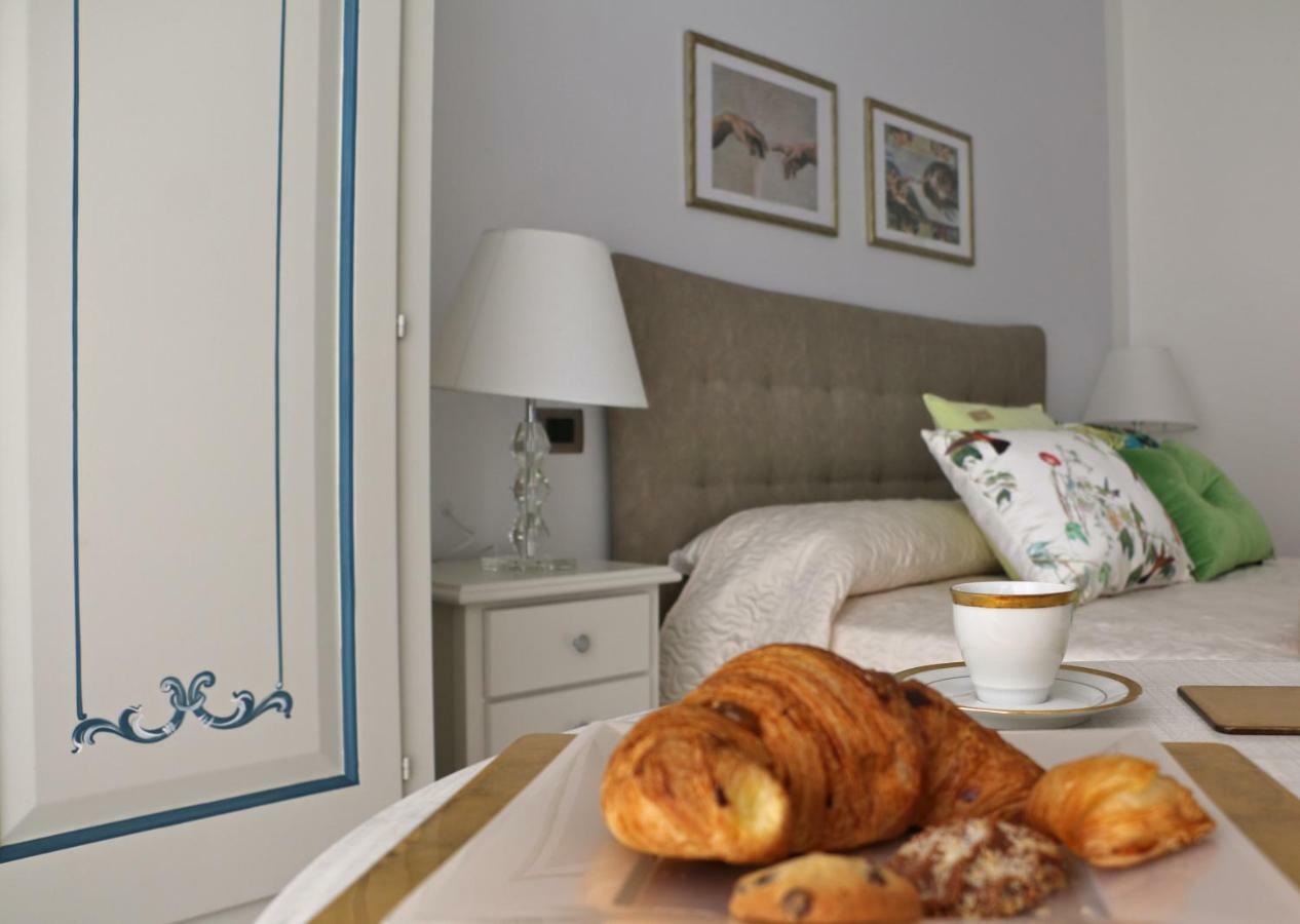 Solidea Bnb Salerno Bagian luar foto
