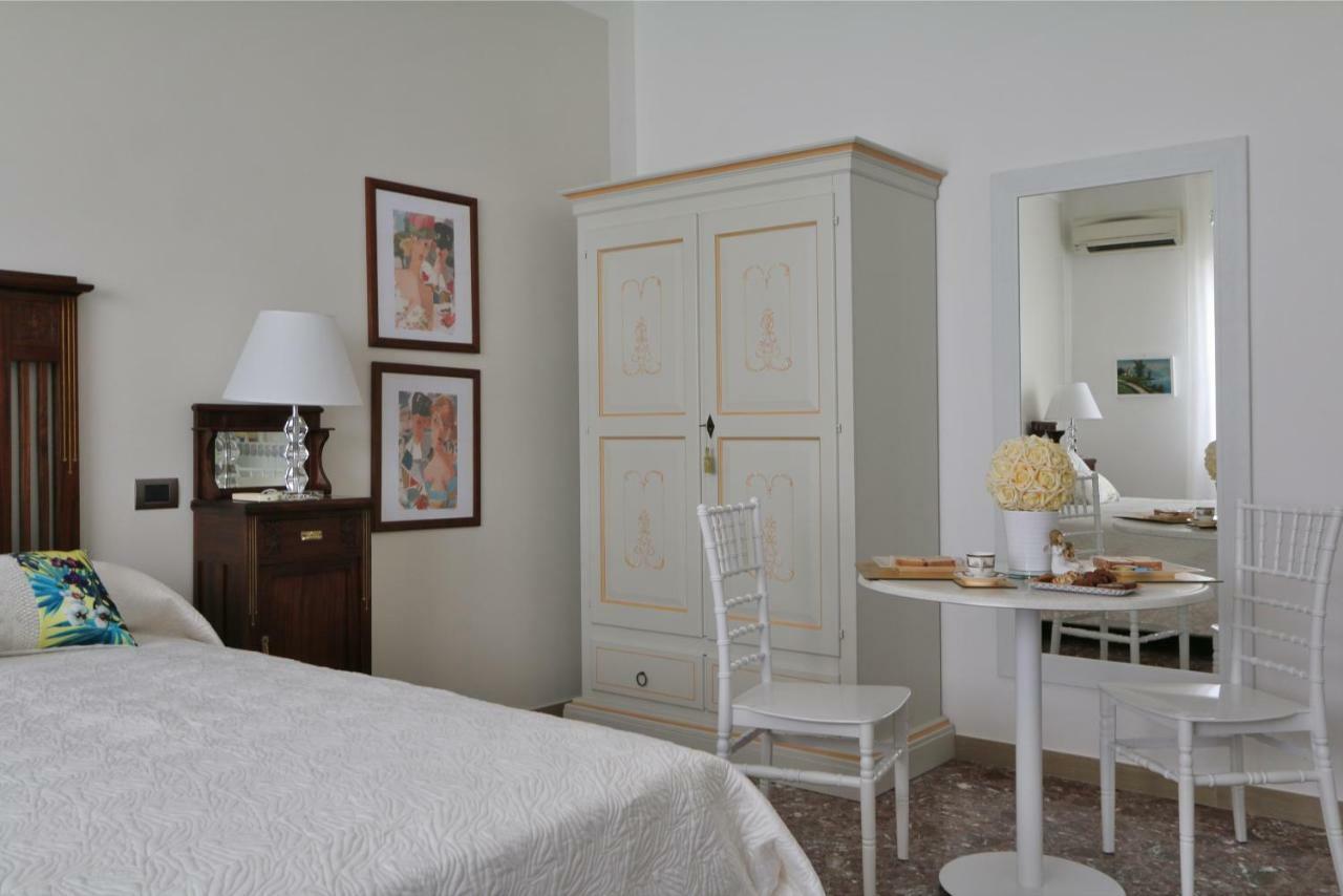 Solidea Bnb Salerno Bagian luar foto