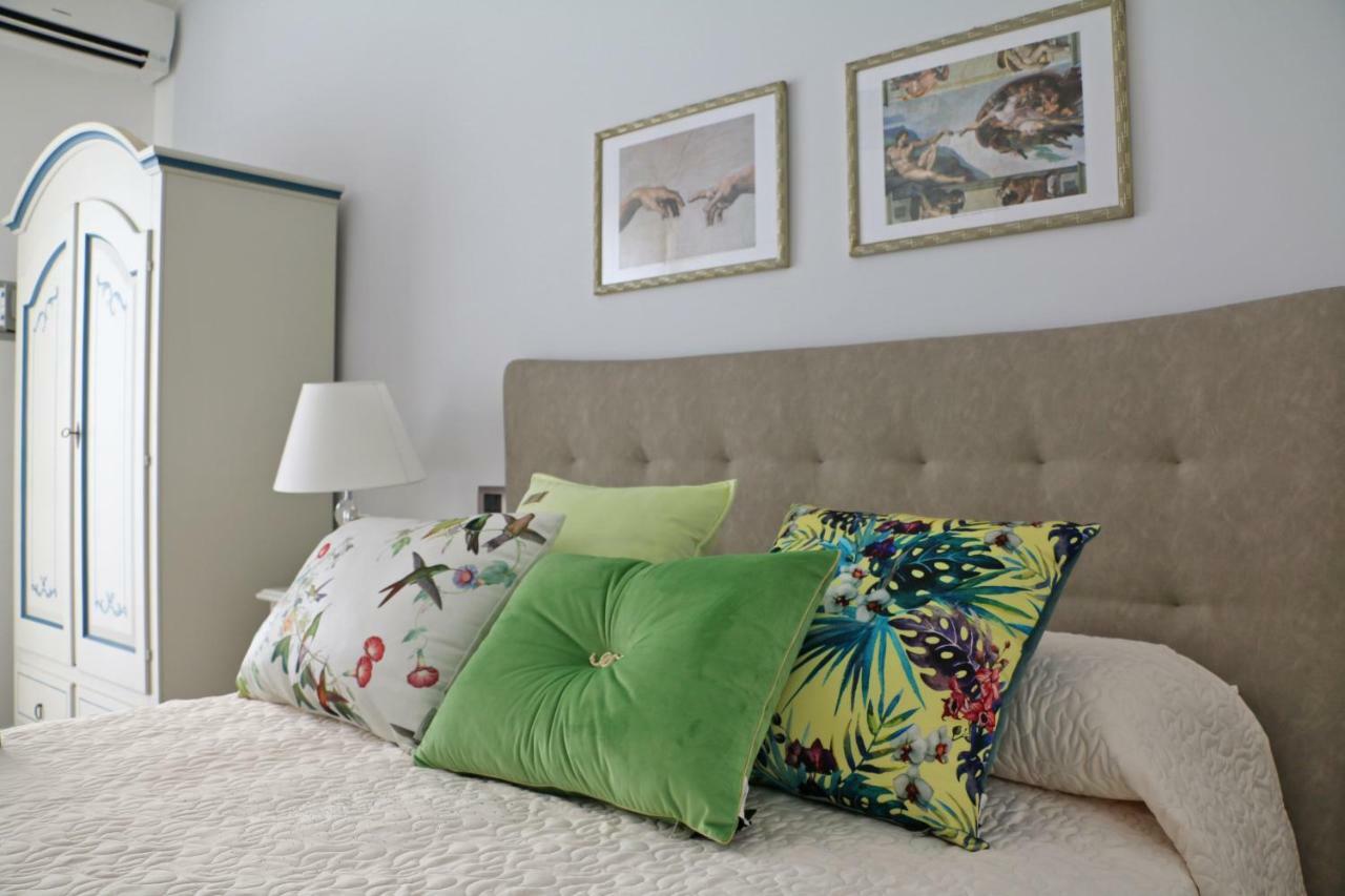 Solidea Bnb Salerno Bagian luar foto