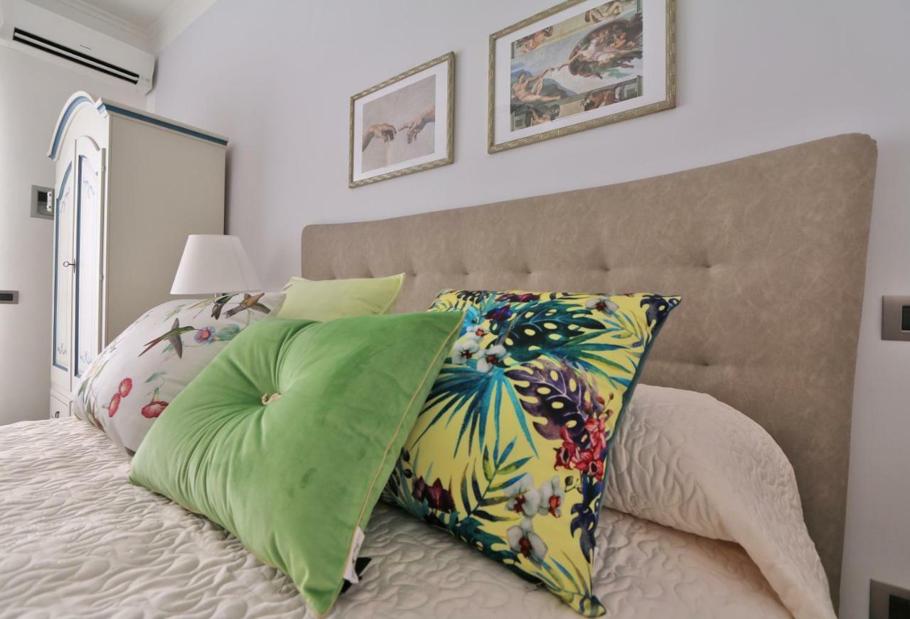 Solidea Bnb Salerno Bagian luar foto