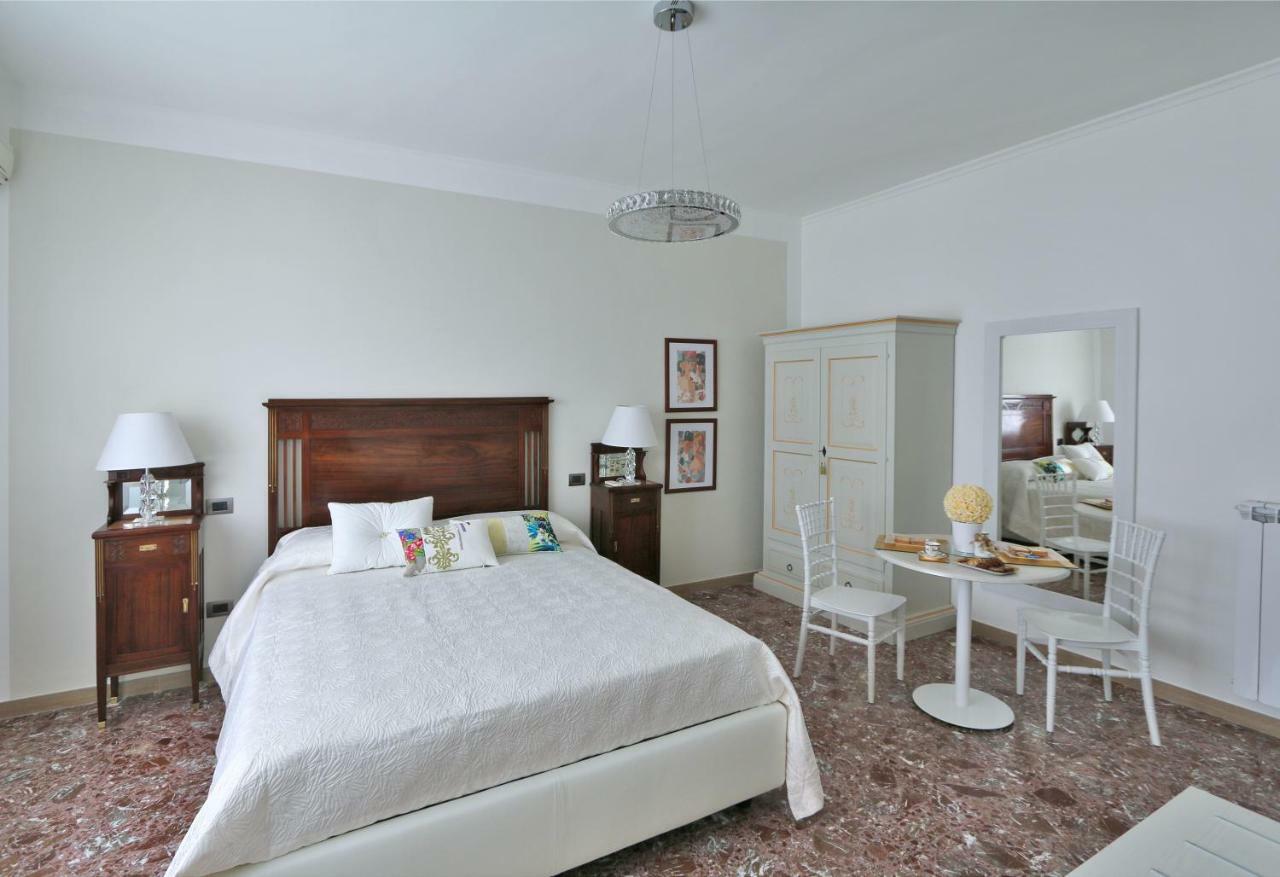 Solidea Bnb Salerno Bagian luar foto