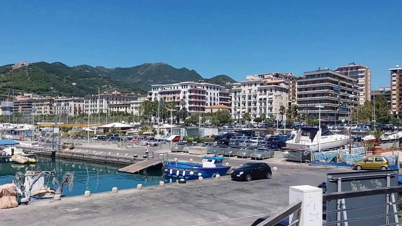 Solidea Bnb Salerno Bagian luar foto